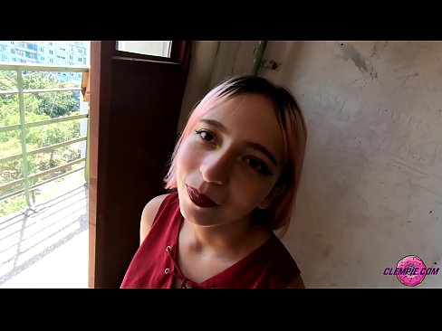 ❤️ Študentka zmyselne fajčí cudzinca vo vnútrozemí - strieka mu na tvár ❤️❌ Šukanie video na nás sk.mumsp.ru ❌️